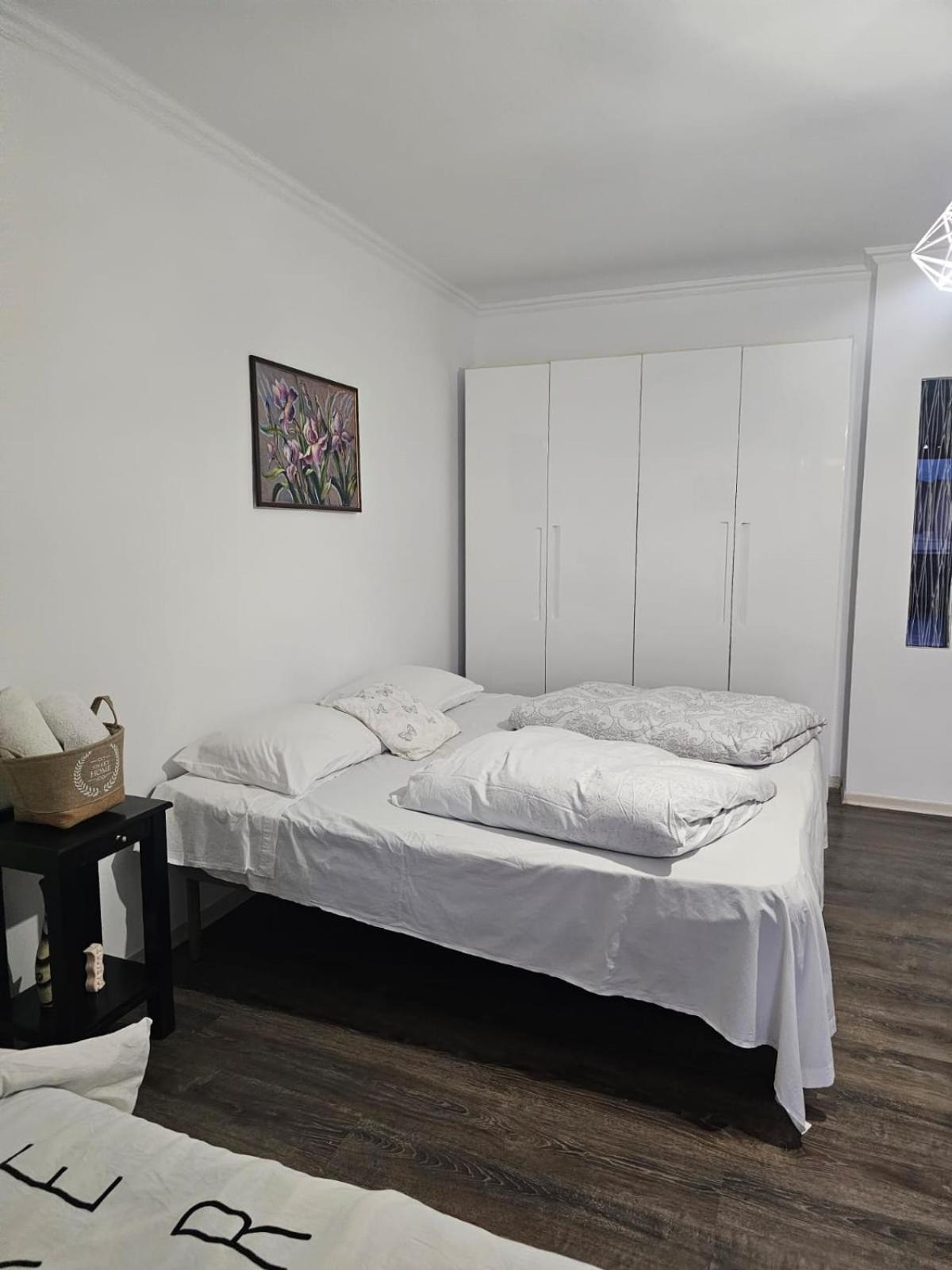 Main Apartment Tirana Exteriör bild